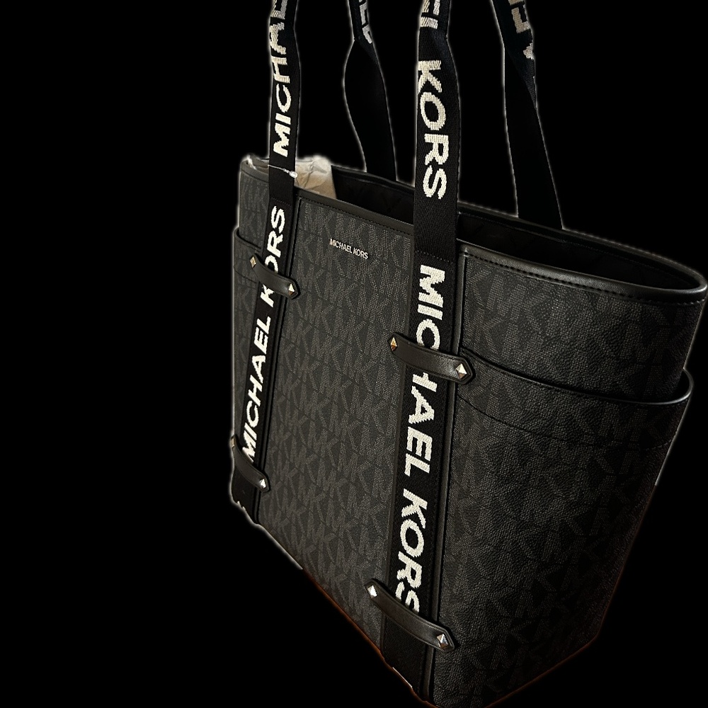 Michael Kors Maeve Large Tote (New) Tag Price $428